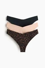 Pack de tres bombachas tipo colaless de microfibra con corte láser y tiro bajo. El diseño presenta una cintura en forma de V, incluyendo una unidad negra, una color piel y una con estampado de leopardo.