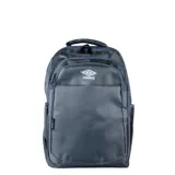 Mochila Umbro de diseño urbano, color gris, con múltiples compartimentos con cierre y logo de la marca estampado en el frente.