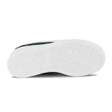 Championes urbanos Diadora modelo Bewen para mujer, color negro con logo lateral en blanco. Presentan una suela plataforma gruesa de color blanco.