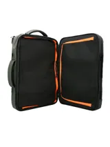 Mochila y maletín RKF de color verde militar, fabricada en poliéster reciclado repelente al agua. Cuenta con tres compartimentos independientes con cierre, compartimento para laptop de 15 pulgadas, triple bolsillo frontal, mango lateral, correas ajustables y detalles en color naranja.