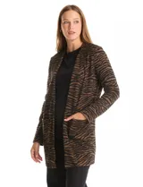 Cardigan abierto de tejido soft con estampado de cuadros en tonos azul y blanco. Presenta corte recto, mangas largas y dos bolsillos frontales aplicados.