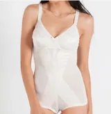 Body modelador blanco con soutien reductor sin aro, confeccionado en tela de faja de alta contención. Reforzado en zona abdominal con bandas interiores frontales, breteles anchos regulables y cavado cerrado. Confeccionado con tela que contiene fibra LYCRA®.
