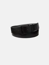 Cinturón Calvin Klein de piel color negro con acabado grabado de textura tipo woven y hebilla metálica rectangular a tono.