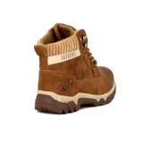 Bota acordonada color marrón claro, con caña de altura media y suela de goma.