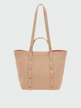 Bolso tote de cuero color beige, tamaño M, con asas de mano y solapa con cierre de broche a presión.