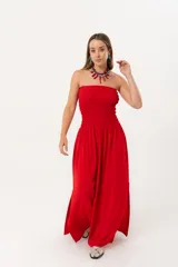 Vestido largo strapless rojo de lino imperial con nido de abeja elástico hasta la cintura y falda amplia.
