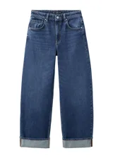 Jeans de corte wide leg, color azul oscuro, con tiro medio y botamanga con doblez.
