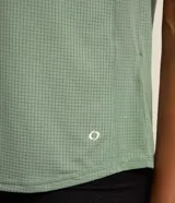 Remera manga corta de microfibra color marrón, de escote redondo y calce cómodo, marca Get Over.