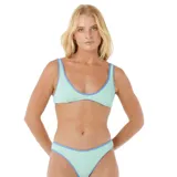 Top de bikini celeste con textura y ribete azul.