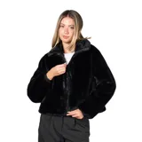 Campera de piel sintética negra, con cuello alto y cierre frontal. Diseño corto y holgado con acabado suave.