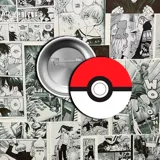 Pin con el diseño de una pokeball, con el frente rojo y blanco y un círculo negro con centro blanco.