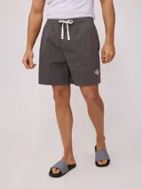 Short gris de algodón con cintura elástica ajustable con cordón y logo estampado en la pierna.
