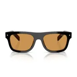 Lentes de sol Prada modelo B12, con armazón de acetato negro brillante de diseño rectangular y lentes marrones.
