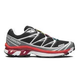 Championes Salomon XT-6, calzado de trail running adaptado para uso urbano. Diseño en color negro, gris, rojo y blanco, con sistema de cordones de ajuste rápido Quicklace y suela de gran tracción.