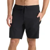 Boardshort híbrido Roark Venture color negro, confeccionado en poliéster reciclado y spandex, con acabado repelente al agua, secado rápido, bolsillos laterales con cierre y cordón ajustable en la cintura.
