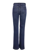 Jean de tiro alto con corte bootcut, confeccionado en denim azul oscuro. Presenta diseño de cinco bolsillos, cierre frontal con botón y cremallera, y terminación con tajos laterales en el ruedo.