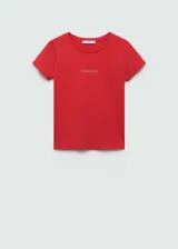 Camiseta roja de algodón con logo dorado de la marca Mango estampado en el pecho.