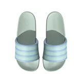 Ojotas adidas Adilette Comfort 2.0 de diseño ergonómico, con banda superior acolchada que presenta las tres tiras características de la marca en relieve. Poseen una plantilla texturizada para mayor agarre y comodidad.