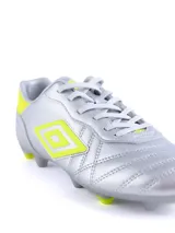 Championes de fútbol Umbro modelo Touch FG, color azul marino con detalles en azul brillante. Presentan el logo de la marca en el lateral y suela con tapones para césped natural.