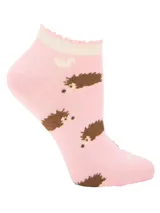 Calcetines tobilleros color rosa con diseño de erizos marrones y borde superior con volados color crema.