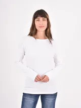 Remera de manga larga en tejido de punto acanalado, color blanco, con cuello redondo y ajuste entallado.