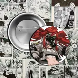 Pin metálico circular con ilustración del personaje Rudo de la serie de manga Gachiakuta. Presenta un cierre de alfiler de gancho en la parte posterior.