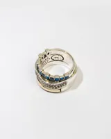 Anillo de plata 925 con dublé de oro y circonias azules y blancas.