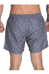 Short de baño Topper para hombre, color azul, con cintura elástica, cordón de ajuste negro en contraste y bolsillos laterales. Cuenta con un pequeño parche con el logo de la marca en la pierna izquierda.