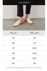 Sandalias Daniel Cassin modelo Nina, de color negro, con tira delantera ancha, puntera cuadrada, taco bajo bloque y tiras finas cruzadas en el talón con cierre de hebilla ajustable.
