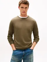 Sweater Tommy Hilfiger de cuello redondo, color verde militar, confeccionado en mezcla de algodón y lyocell, con puños y bajo de punto canalé.
