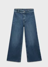 Pantalón de jean tiro alto con corte culotte y pernera ancha. Presenta cierre frontal con cremallera y botón, trabillas para cinturón y bolsillos traseros.