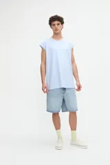 Musculosa de jersey de algodón pesado color marrón, de calce relaxed y con diseño estampado en la espalda con la frase "No Rush" y motivos ilustrados.