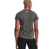 Remera deportiva Under Armour de mujer, modelo UA Tech SS Solid, color gris oscuro. Confeccionada en tejido ligero y transpirable.