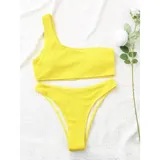 Conjunto de bikini texturado color tostado, compuesto por un top de un solo hombro y bombacha vedetina tiro medio.