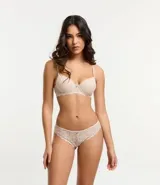 Bombacha de bikini color beige con encaje floral y moño decorativo.