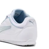 Championes Puma modelo Catch Soleil para mujer, color blanco con detalles en celeste, confeccionados en material sintético con la característica franja Formstrip de la marca y logo en el lateral.