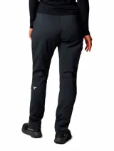 Pantalón de senderismo Columbia Titanium color negro, de tiro alto y corte ajustado. Confeccionado en tejido técnico repelente al agua y manchas, cuenta con bolsillos laterales con cierre, cintura parcialmente elástica y refuerzos en las rodillas para mayor movilidad.