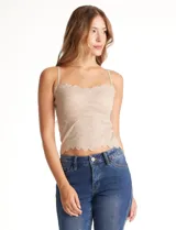 Top de encaje color beige, marca Allie Rose, con copas armadas, breteles finos regulables y borde festoneado.
