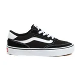 Championes Vans Brooklyn LS unisex, color negro con detalles en blanco. Inspirados en los clásicos de Vans con influencias del estilo de las zapatillas de salón. Presentan puntera deportiva, cierre con cordones, construcción vulcanizada y suela exterior tipo gofre original.
