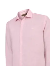 Camisa de manga larga para hombre, marca RKF, confeccionada en lino color rosado, con cuello camisero y cierre frontal de botones.