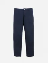 Pantalón de vestir azul marino, de corte recto, con bolsillos laterales y traseros.