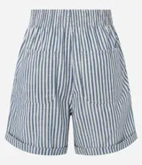 Short femenino de sarga con estampado de rayas verticales en azul y blanco. Cuenta con cintura alta elástica, bolsillos laterales y traseros, y bajo plegado. Confeccionado en 100% algodón.