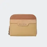 Billetera Rip Curl modelo Boho Wallet de diseño compacto, combinando tonos tostados y marrones con cierre perimetral de cremallera y logo grabado en relieve en la parte frontal.