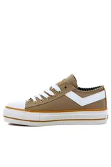 Championes Pony modelo GMH432, color beige con plataforma blanca y líneas marrones. Cuenta con cordones blancos, puntera de goma blanca y el logo clásico de la marca en el lateral.