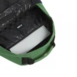 Mochila Vans Startle verde con detalles en negro. Tiene un compartimento principal con cierre, un bolsillo frontal con cierre y un bolsillo lateral.