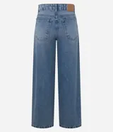Pantalón de jean de corte wide leg, tiro medio y lavado azul claro, confeccionado en algodón con bolsillos funcionales.