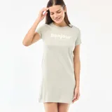 Camisón de algodón color verde agua, con cuello redondo, manga corta y estampa frontal con la palabra 'bonjour' y frase complementaria.