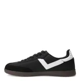 Championes urbanos Pony modelo Moma, color negro con detalles en blanco. Presentan un diseño de perfil bajo con puntera reforzada en gamuza, cierre de cordones y suela de goma en tono marrón oscuro.