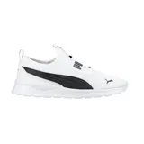 Championes Puma modelo Anzarun Lite Slip-on, de diseño deportivo sin cordones. Presenta un empeine de malla transpirable en color blanco con la icónica franja lateral de la marca en negro y una banda elástica sobre el empeine con el logo de Puma. Cuenta con una suela amortiguada para mayor confort.