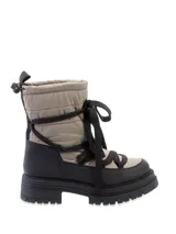 Botín negro de caña media con cordones y suela track.